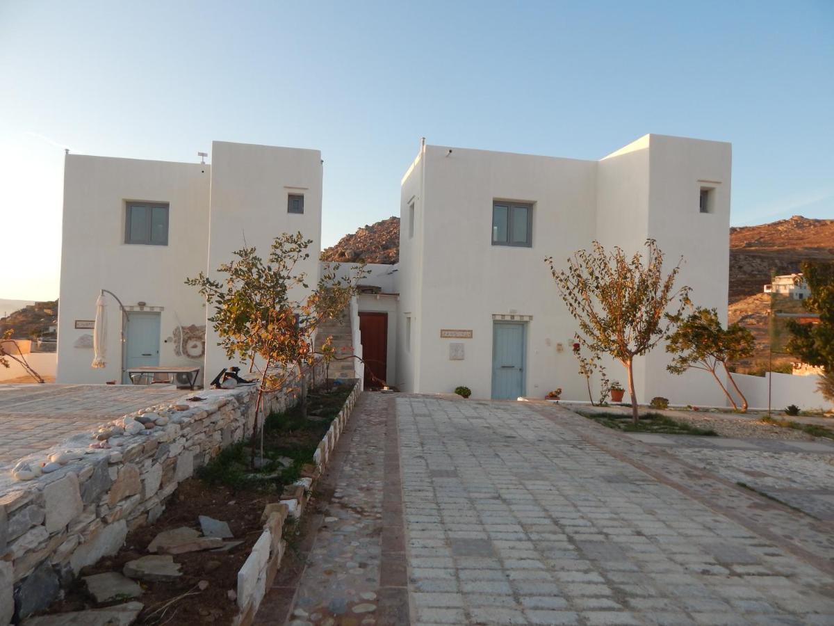 Armonia Studios, Apartments & Villa Mikri Vigla Extérieur photo