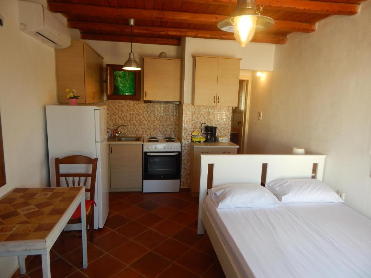Armonia Studios, Apartments & Villa Mikri Vigla Extérieur photo